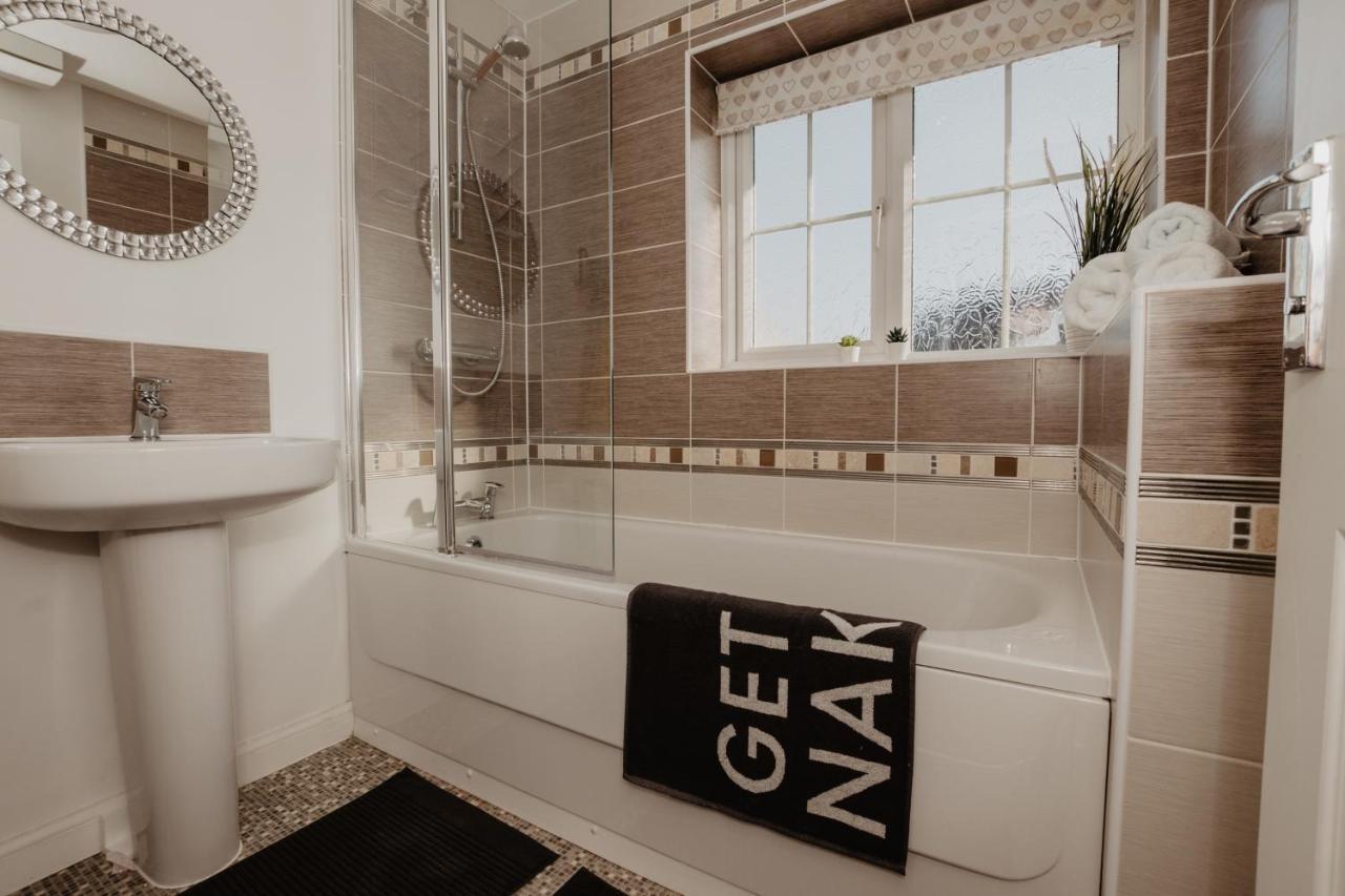 Coyle House, 3 Bed,Corby, Super Kings Or Twins, Driveway, Free Wi-Fi, Corporates Welcome Extérieur photo